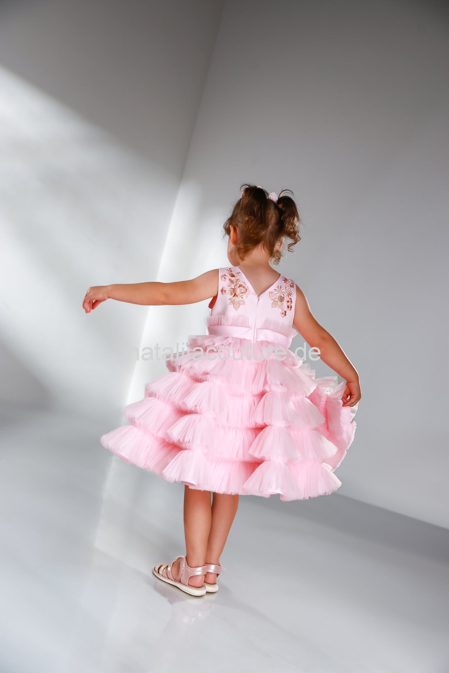 Hochwertiges Blumenmädchenkleid rosa, Gr.86-122. Kaufen bei Atelier de Couture Nataliia
