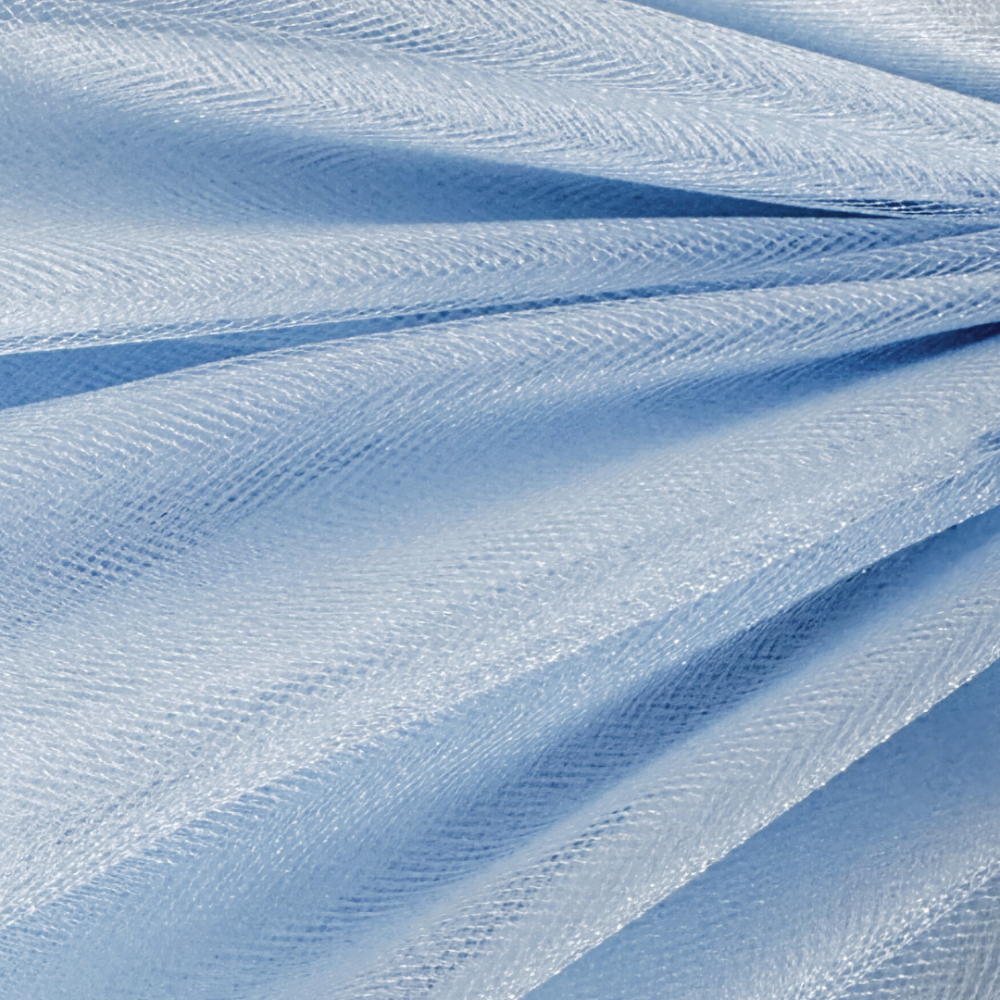 Tüll blau mittelfest, Crystal Tüll 300cm breit. Crystal Tüll kaufen in Deutschland bei Atelier de Couture Nataliia. Für Tüllröcke und Tüllkleider