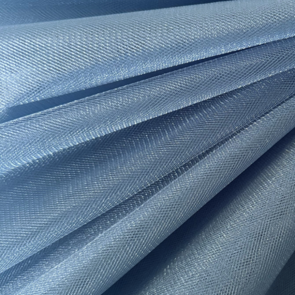 Tüll blau-grau mittelfest, Crystal Tüll 300cm breit. Crystal Tüll kaufen in Deutschland bei Atelier de Couture Nataliia. Für Tüllröcke und Tüllkleider