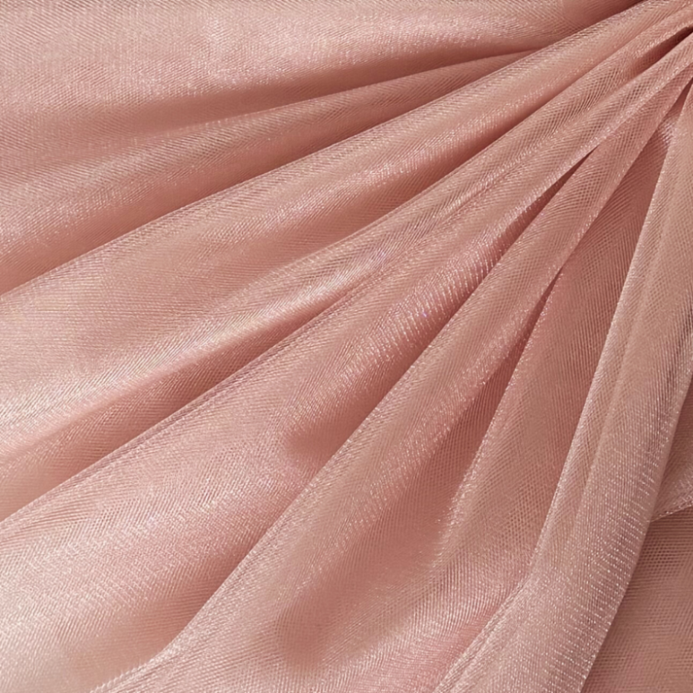 Tüll 300cm breit, mittelfest. Crystal Tüll puderrosa. Crystal Tüll kaufen in Deutschland bei Atelier de Couture Nataliia. Für Tüllröcke und Tüllkleider