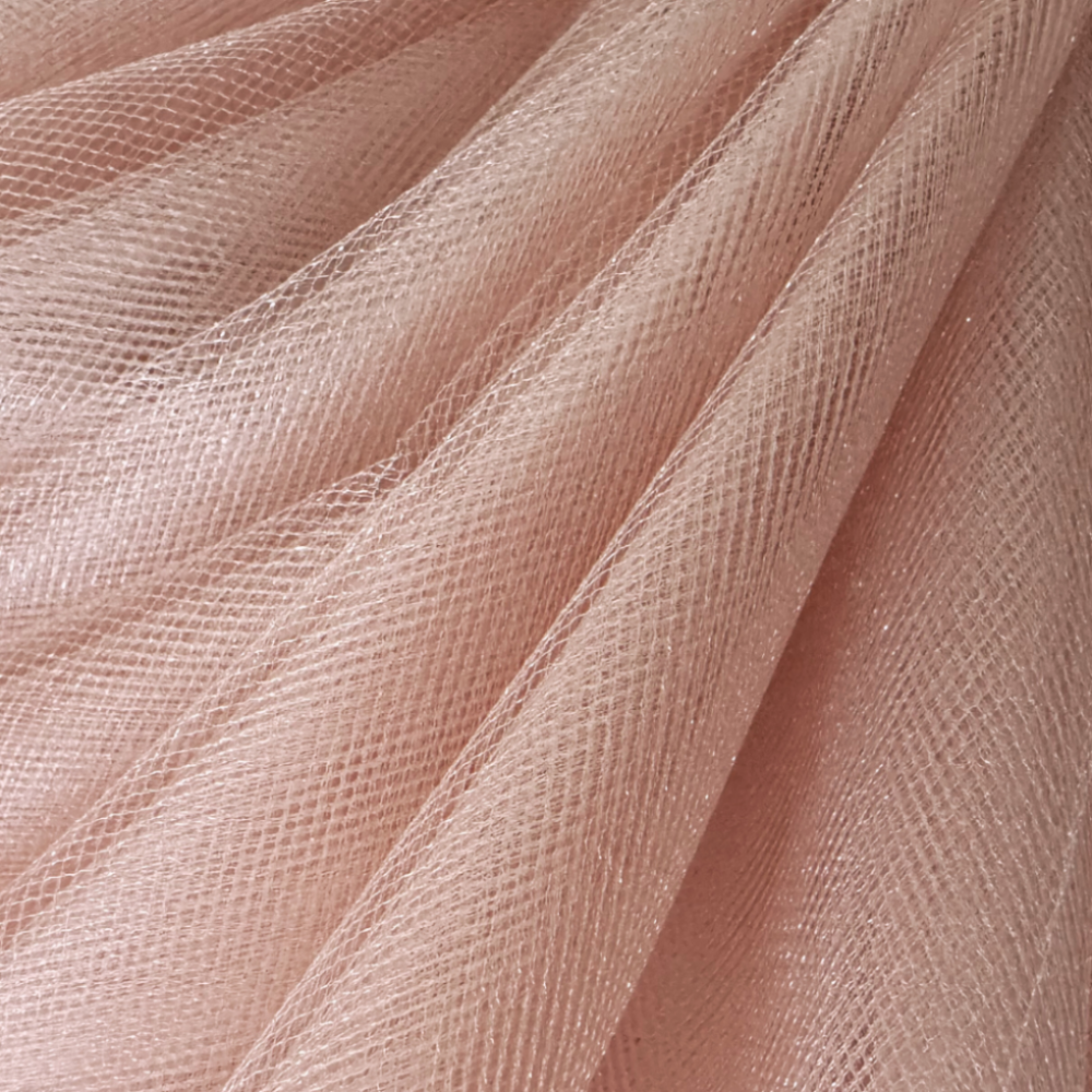 Tüll mittelfest 300cm breit. Crystal Tüll puderrosa, altrosa, pastel. Crystal Tüll kaufen in Deutschland bei Atelier de Couture Nataliia. Für Tüllröcke und Tüllkleider