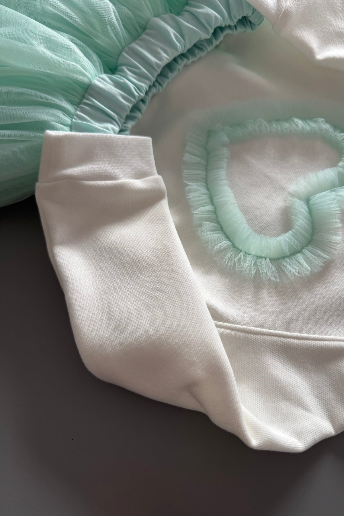 Tüllrock mint, mintgrün und Sweatshirt mit Herz für Mädchen Gr.74 - 156. Festliche Kleidung für Hochzeit. Atelier de Couture Nataliia