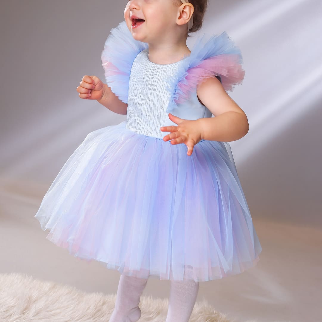 Blumenmädchenkleid in Blau und Rosa aus Tüll und Satin