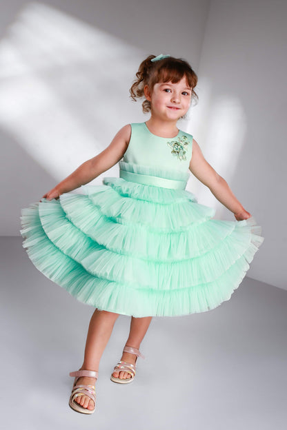 Blumenmädchenkleid in Mint aus Tüll, Vorderansicht, individuell bestellbar in verschiedenen Größen