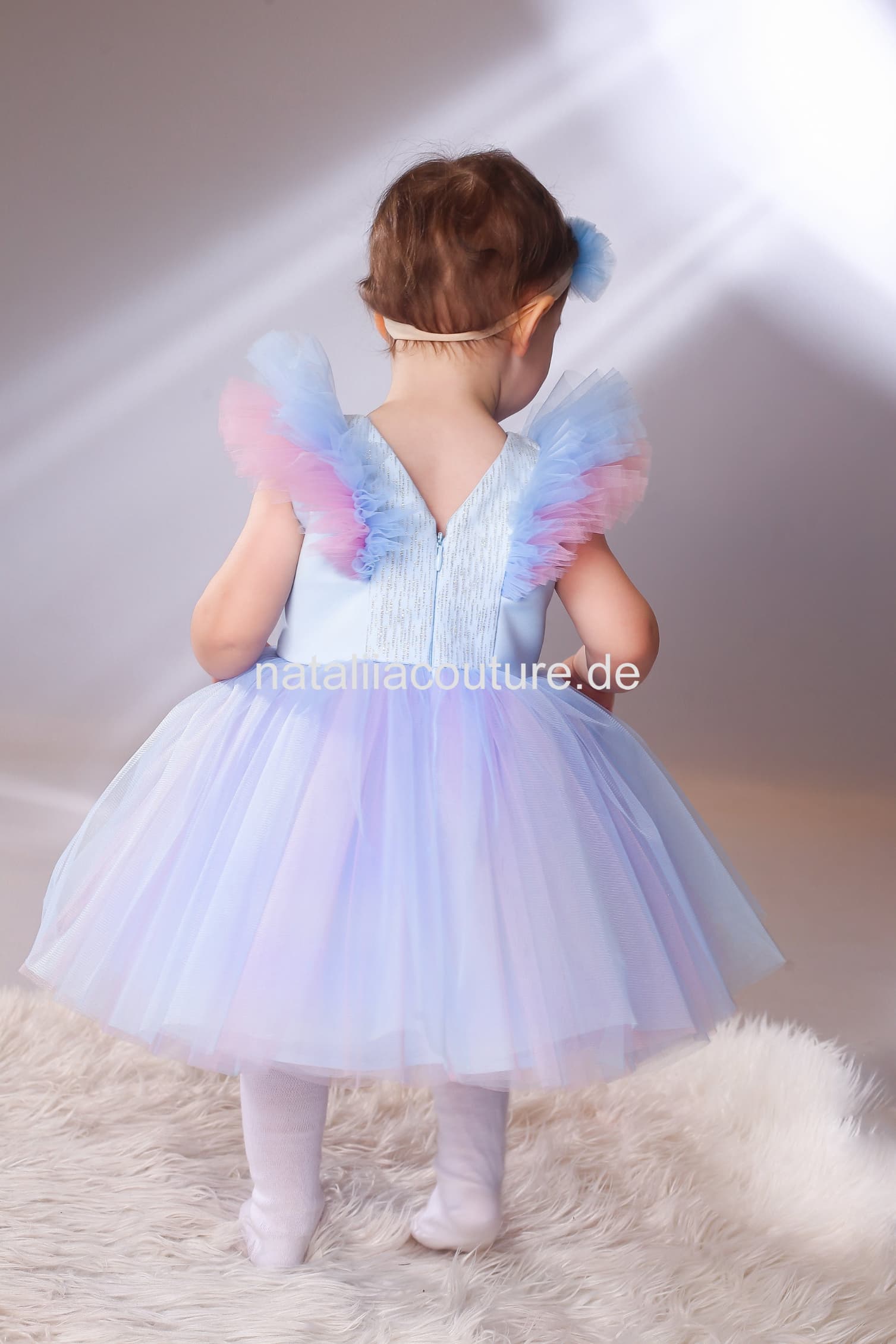 Blumenmädchenkleid für Mädchen in Rosa und Blau, Rückansicht, aus Tüll und Satin, sofort lieferbar
